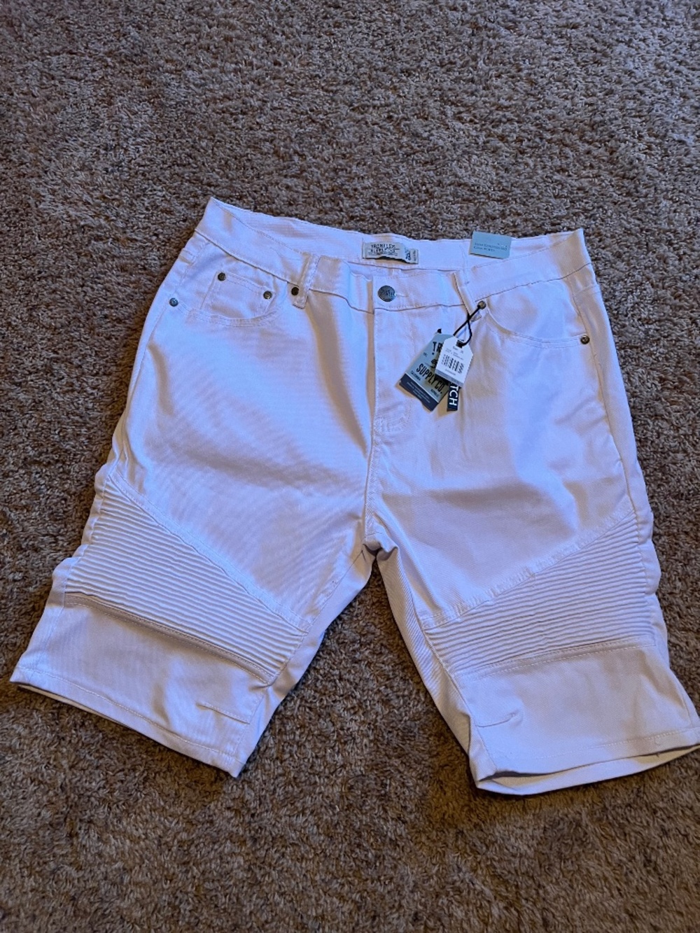Trestles Supply Company size 38 white shorts